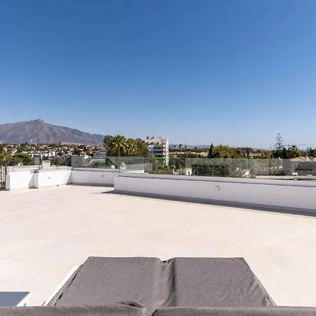 106 Private Luxury Villa, Heated Pool & Sauna