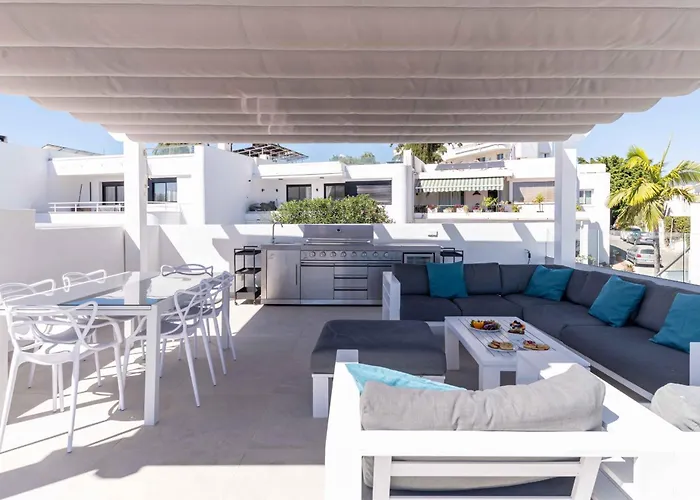 106 Private Luxury Villa, Heated Pool & Sauna Villa *
