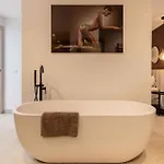 106 Private Luxury Villa, Heated Pool & Sauna Villa *
