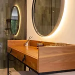 106 Private Luxury Villa, Heated Pool & Sauna *