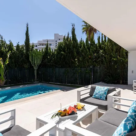 106 Private Luxury Villa, Heated Pool & Sauna Marbella