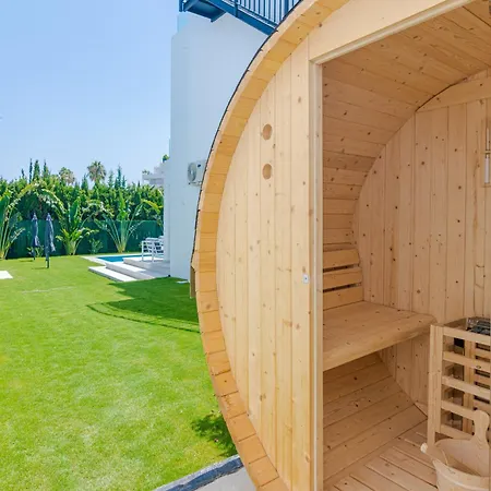 106 Private Luxury Villa, Heated Pool & Sauna 别墅 马尔韦利亚