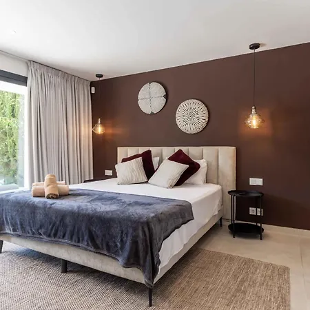 106 Private Luxury Villa, Heated Pool & Sauna וילה מארבלה