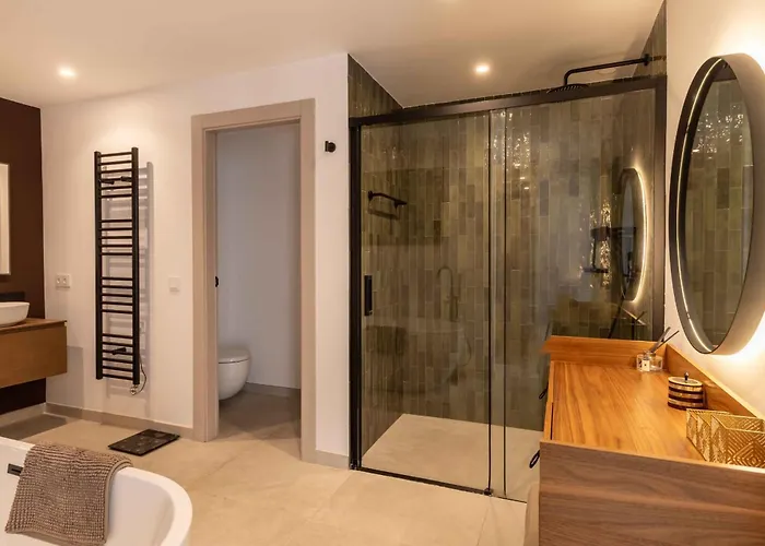 ヴィラ 106 Private Luxury Villa, Heated Pool & Sauna