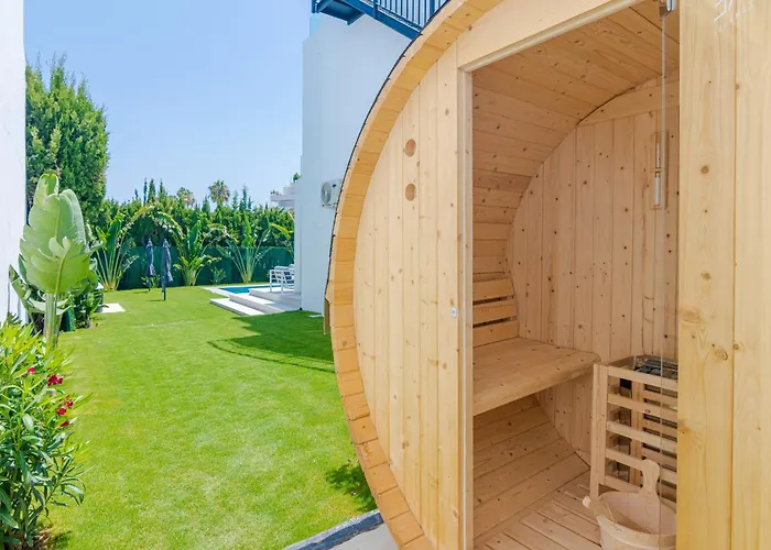 106 Private Luxury Villa, Heated Pool & Sauna ヴィラ マルベーリャ
