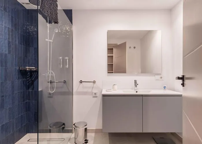 106 Private Luxury Villa, Heated Pool & Sauna Villa