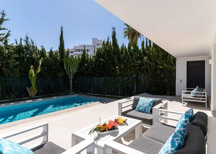 106 Private Luxury Villa, Heated Pool & Sauna Marbella