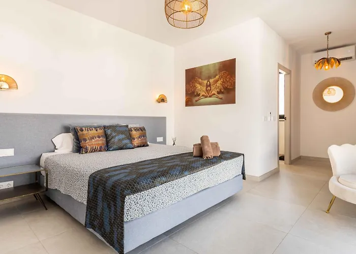 106 Private Luxury Villa, Heated Pool & Sauna Willa