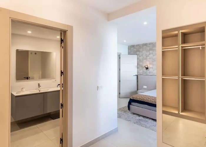 106 Private Luxury Villa, Heated Pool & Sauna Villa Marbella